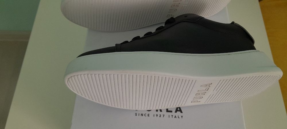 Furla-дамски спортни обувки 36 р-р