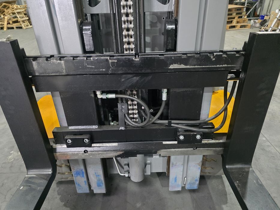 Stivuitor jungheinrich 3 tone electric