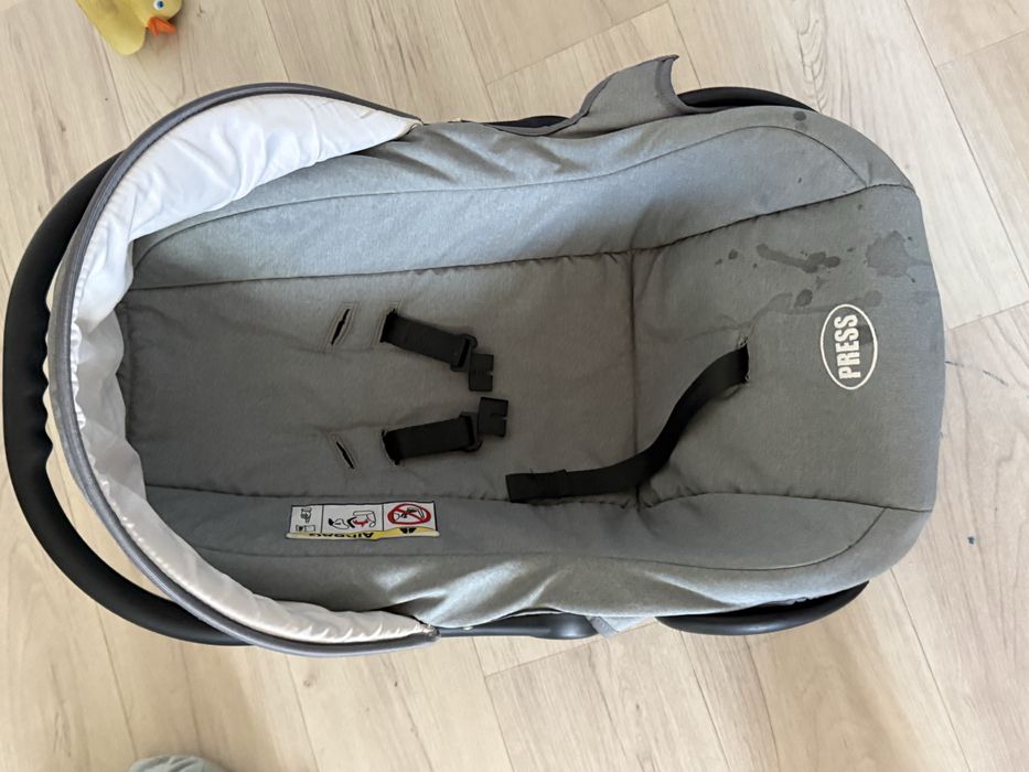 Люлька в машину детская