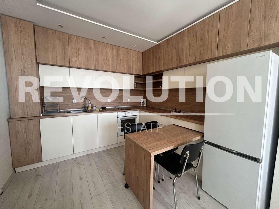 Дава се под наем Едностаен апартамент в Варна, Бриз - 44 кв.м за 400 € - Снимка #1