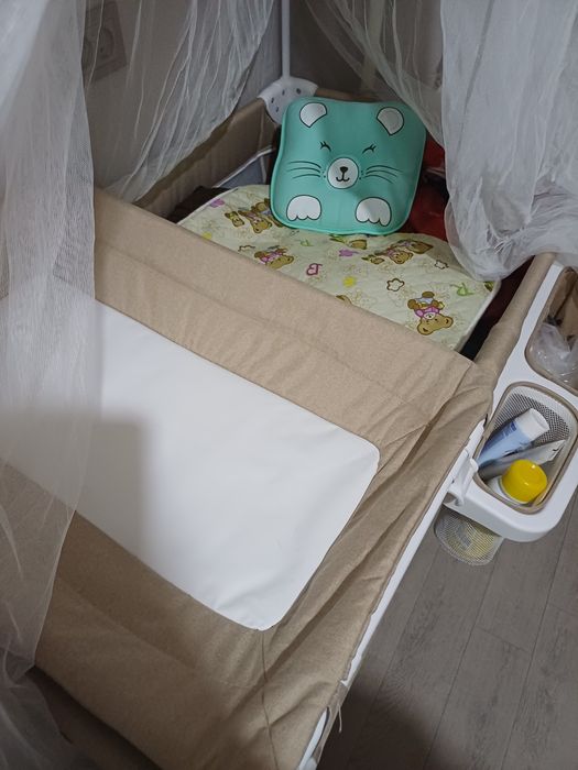 Детская кроватка 3в1. Детская кроватка+пеленальный столик+манеж.