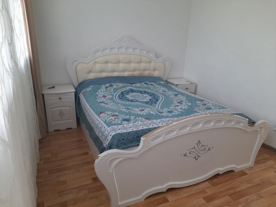 Продается спальный гарнитур