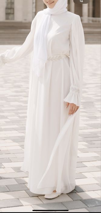 Продам платье для никях с платочком