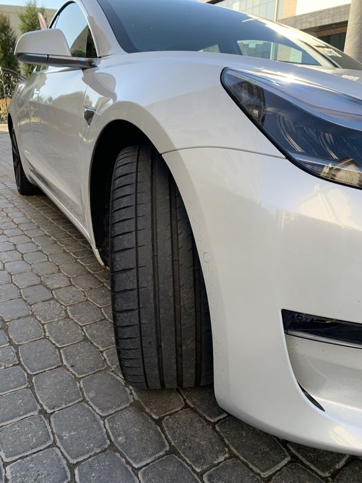 Tesla Model 3 Perfomance