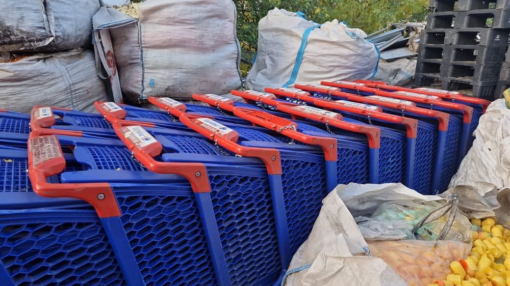 Cos magazin si Carucior cumparaturi