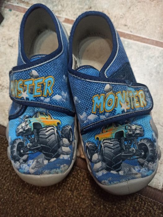 2 чифта Детски пантофи 29н.