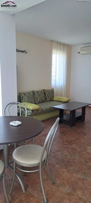 Дава се под наем Двустаен апартамент в Свети Влас - 85 кв.м за 306 € - Снимка #1