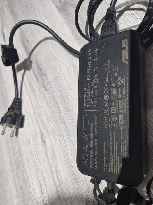 Зарядка на Asus оригинал