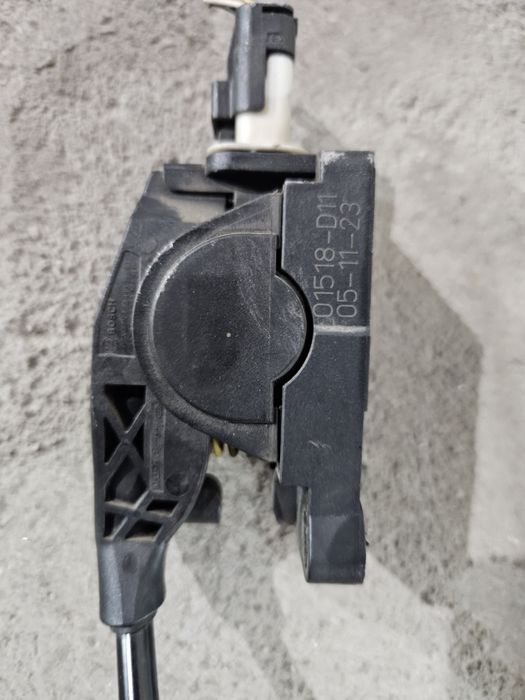 Педал за газта на Пежо 407 2.2hdi