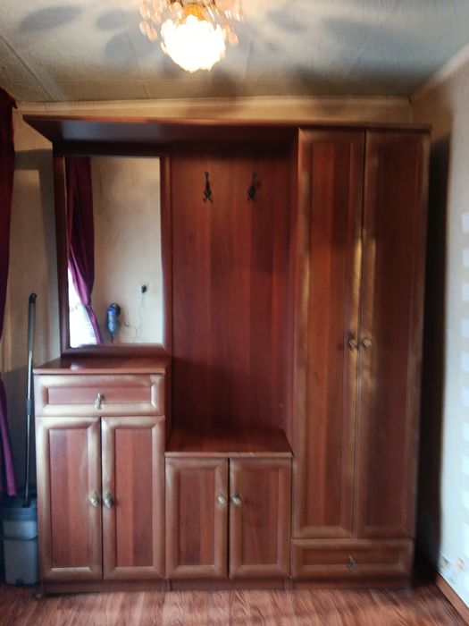 Продам хорошую прихожую