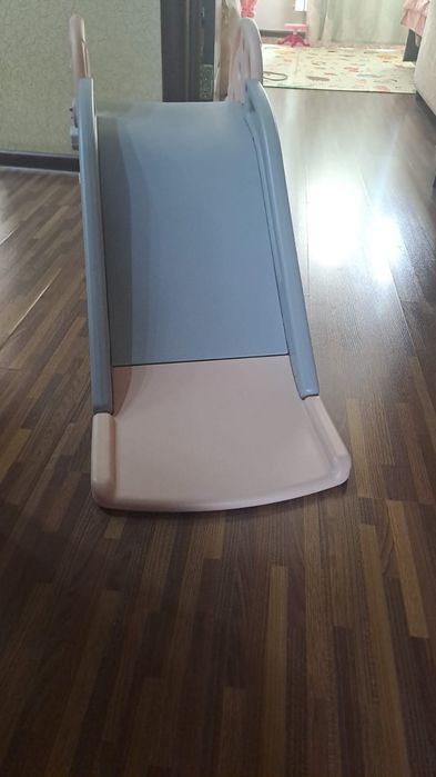 Продам детскую  горку.