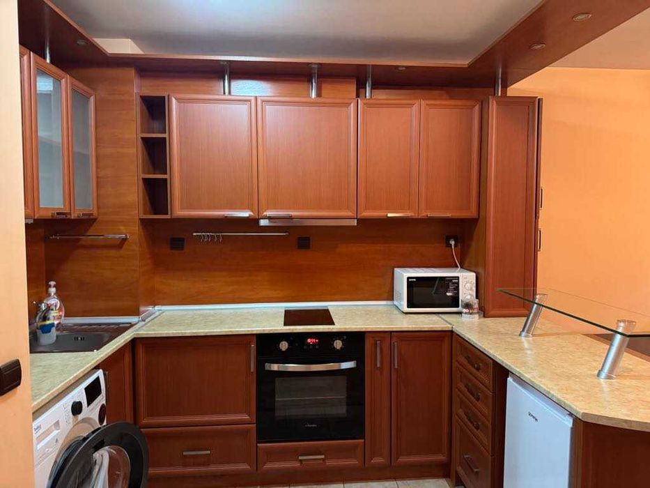 Дава се под наем Двустаен апартамент в София, Център - 60 кв.м за 548.25 € - Снимка #2