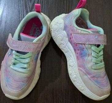 Кроссовки для девочки фирменные Skechers Eternal Heart Liqhts
