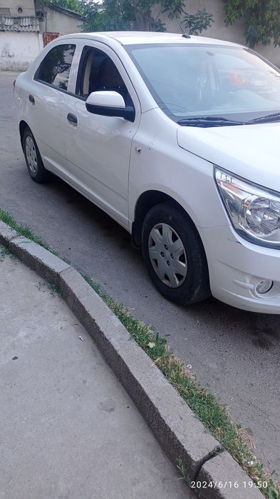 Продам хороший состояние автомобиля кобальт пробег честно не крутили