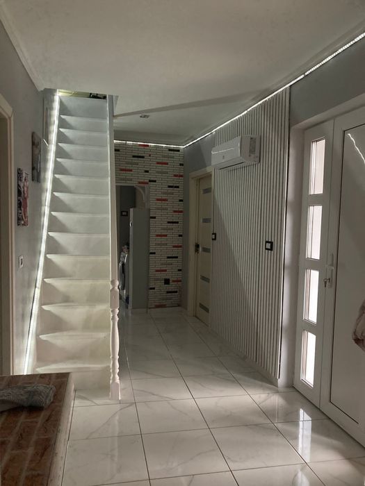 Vând casa tecuci satul nou