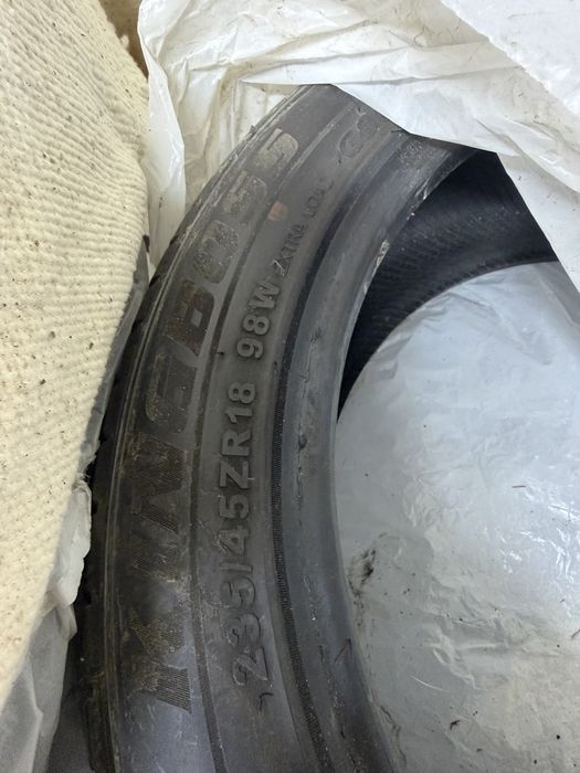 Шина размер 235/45/18