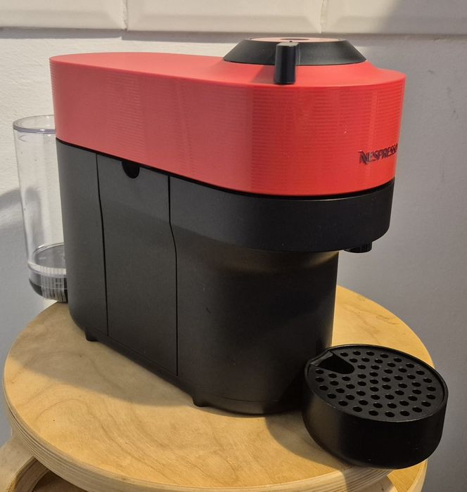 Espressor Nespresso rosu full box