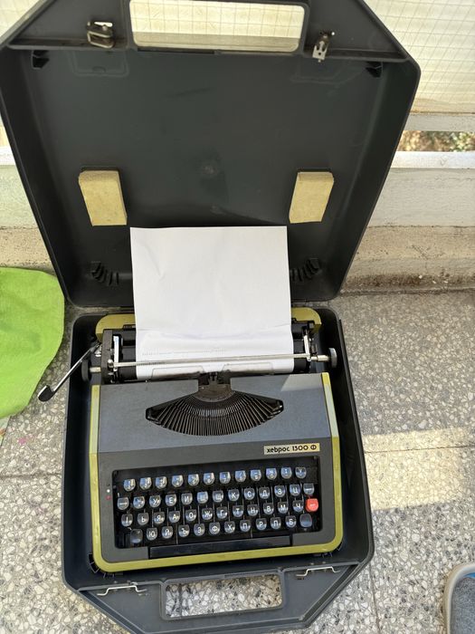 Пишеща машина Хеброс 1300 Ф