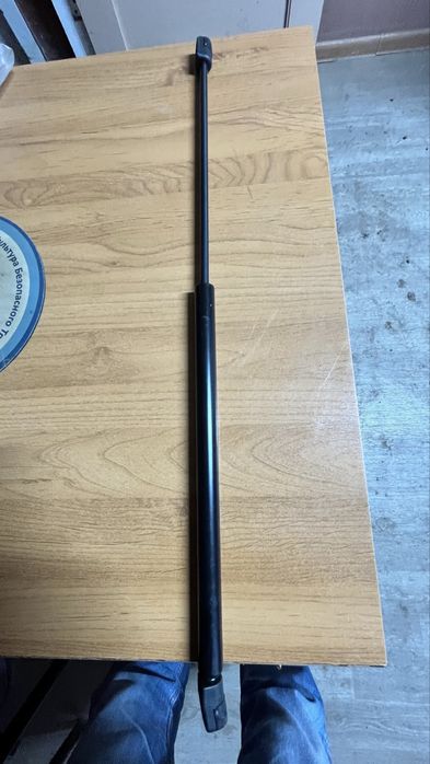 Продаются газовые упоры