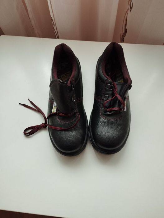 Мъжки боти и работни обувки от естествена кожа