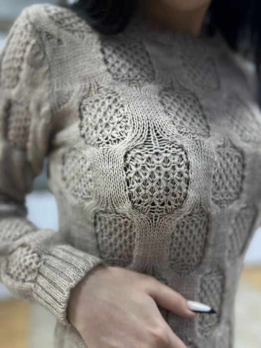 Стильное  тёплое платье