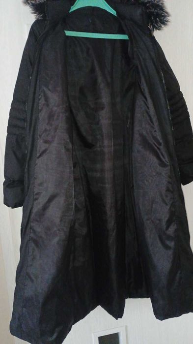 Дамско зимно дълго черно  и бяло яке