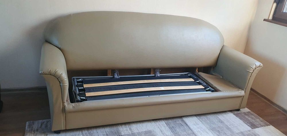 Разтегателен диван