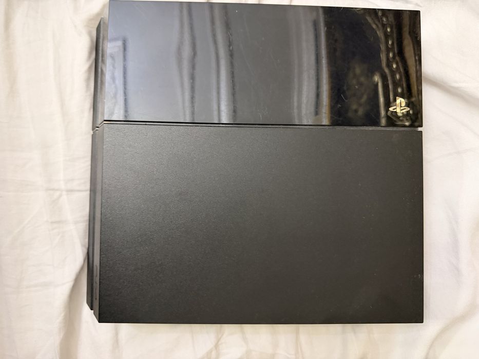 Продаю PlayStation4