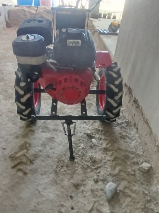 Motoblok sotiladi!!! 15ot kuchli