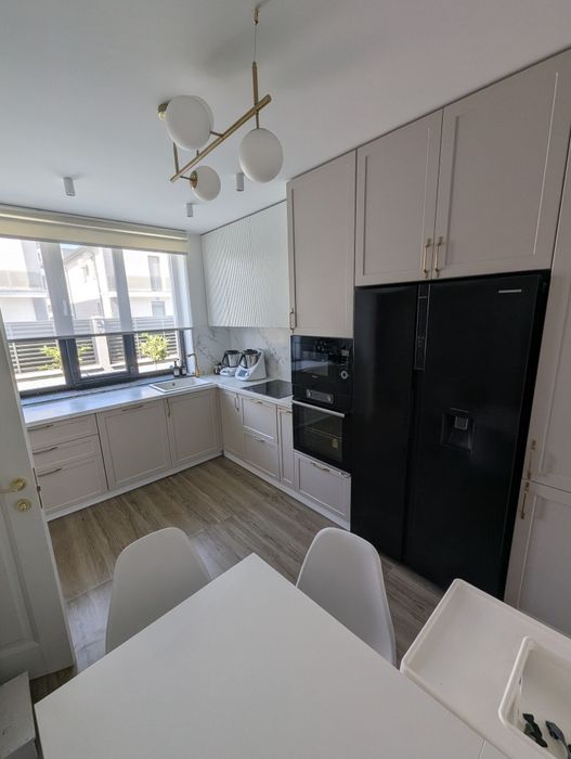 Vând casa premium  în cartier Arcasilor
