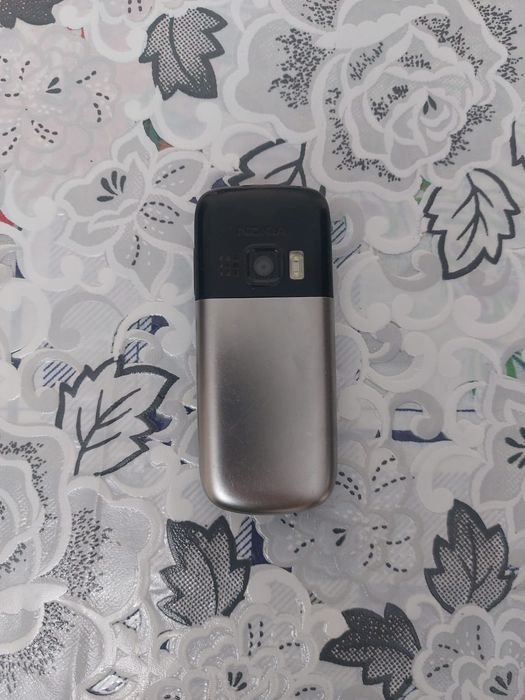 Продаю Нокиа 6303