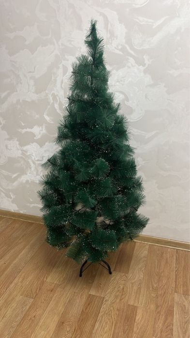 Здраствуйте продам елку в хорошем состояни