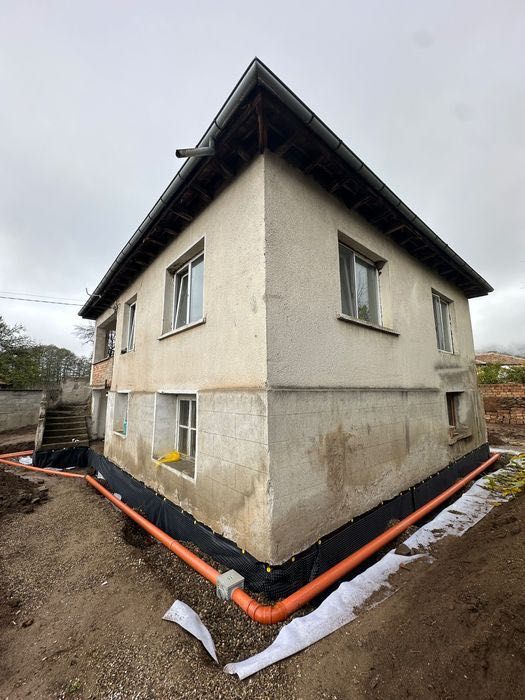 Услуги с комбиниран багер и мини багери