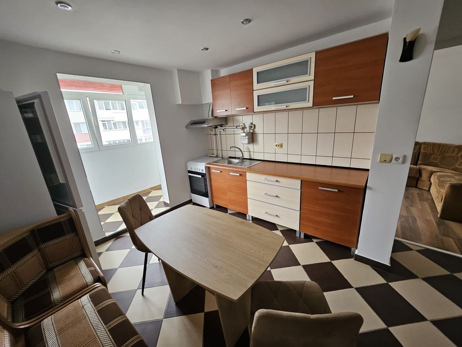 Închiriez apartament