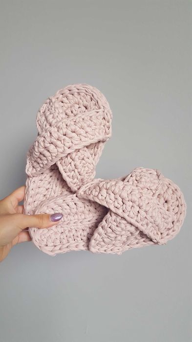 Ръчно изроботени чехли