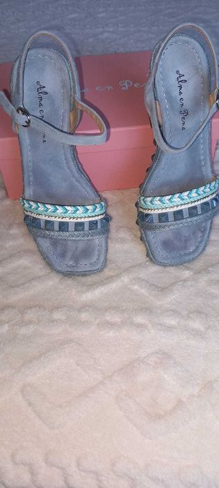 sandale piele Alma en Pena  marimea 38 frumoase si comode