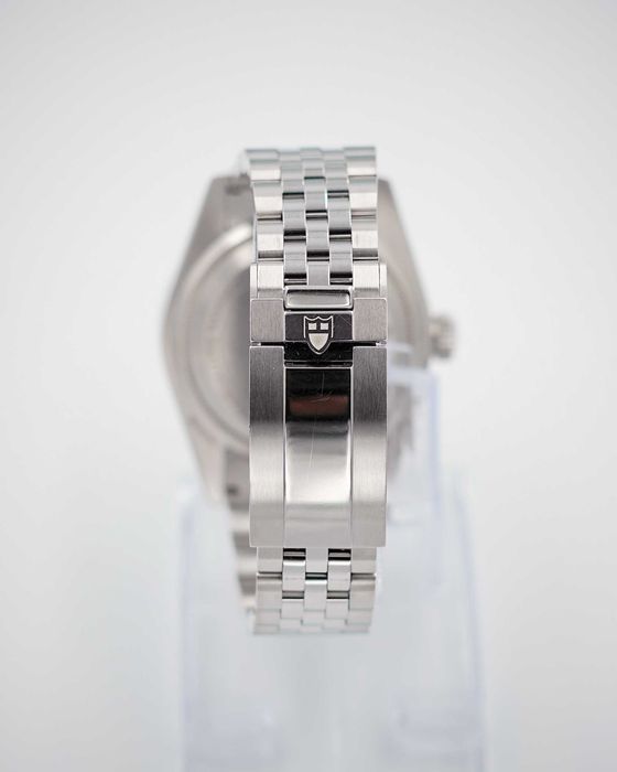 Tudor Black Bay Burgundy