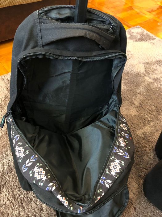 Ghiozdan cu mecanism troller