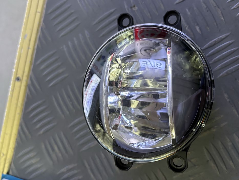 Лед туманка  тойота камри 55