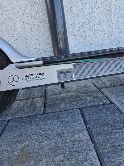 Xiaomi Mi Electric Scooter Pro 2 Mercedes-AMG Petronas F1 Team Edition