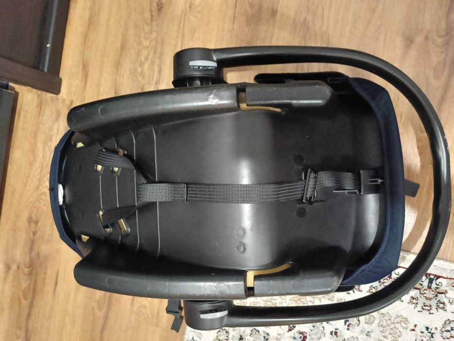 Продается автолюлька Babyton