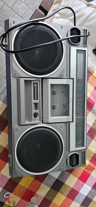 Радио касетофон Hitachi