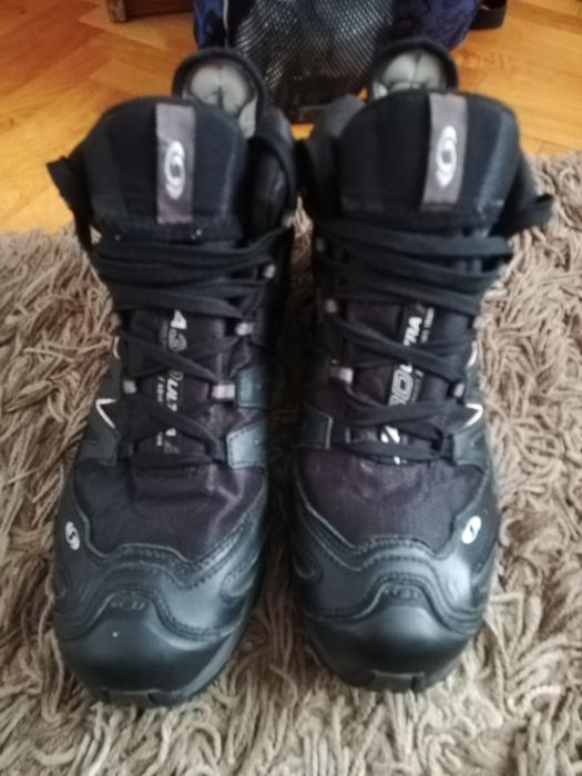 Оригинален Salomon  Gore-tex номер 45  1/3