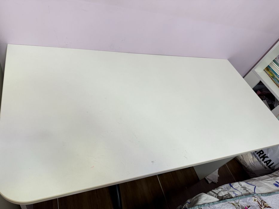 Продам кровать, стол и шкаф