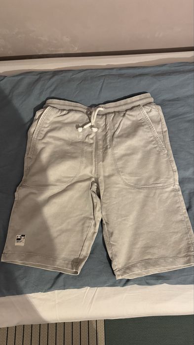 Pantaloni scurti Reserved