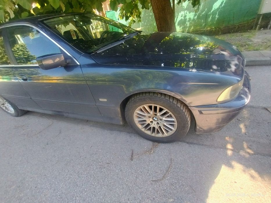BMW E39 2001 face