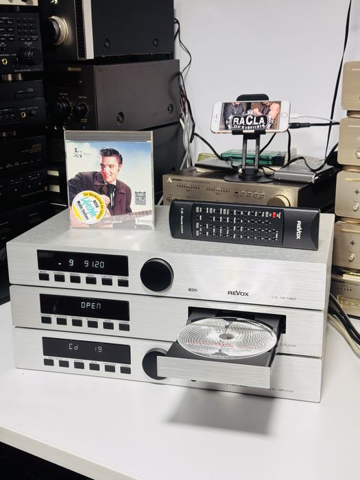 Linie audio-REVOX S25 amplifier,S22-CD,S26-Tuner RDS ,S28-telecomandă