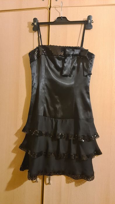 Rochie neagra ocazie