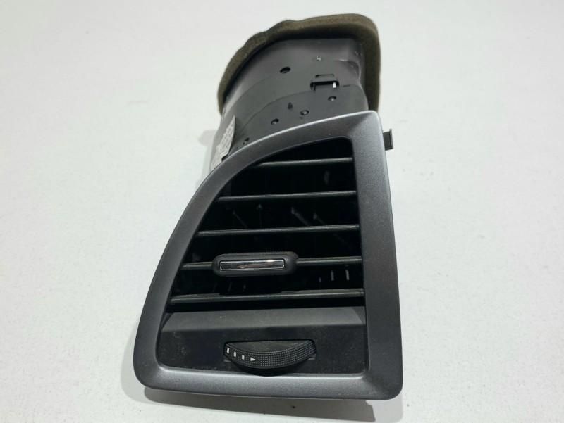 Grila ventilatie stanga fata Opel Astra J facelift 13440000 Break