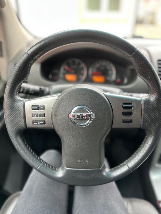 Vând Nissan pathfinder